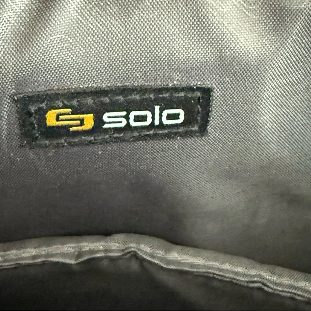 Solo New York Grey Ludlow Tablet Sling Crossbody Bag iPad Organizer